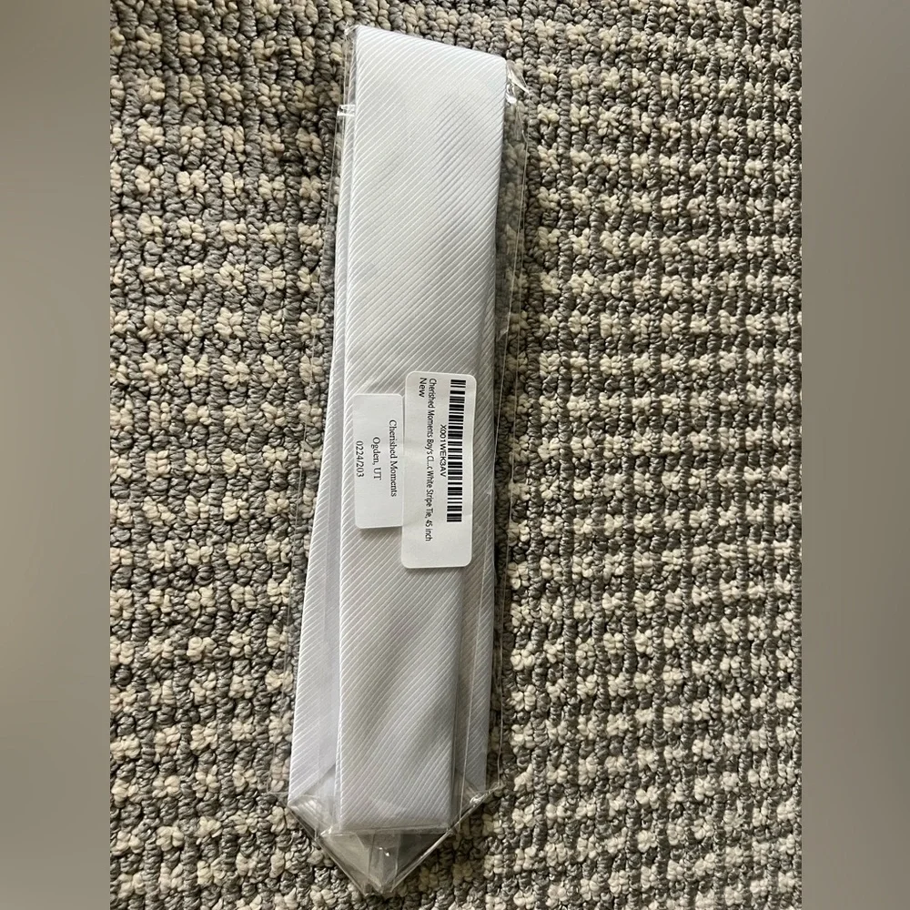 White Neck-tie, Boys, NWT, Perfect for Wedding or 1st Communion